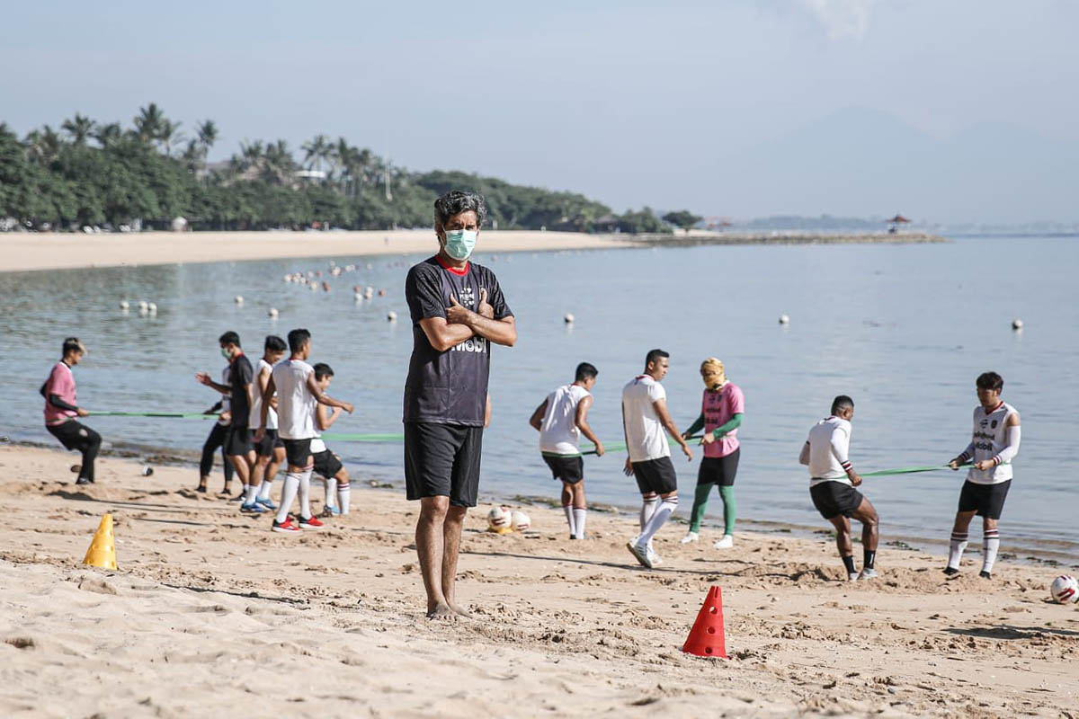 Pelatih Bali United Stefano Cugurra. (Foto: Baliutd.com) Pelatih Bali United Stefano Cugurra. (Foto: Baliutd.com)