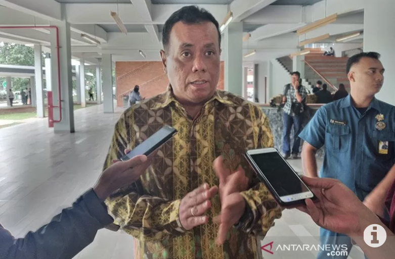 Rektor UI Ari Kuncoro yang mundur jadi Komisaris Utama BRI. Foto: ANTARA Rektor UI Ari Kuncoro yang mundur jadi Komisaris Utama BRI. Foto: ANTARA