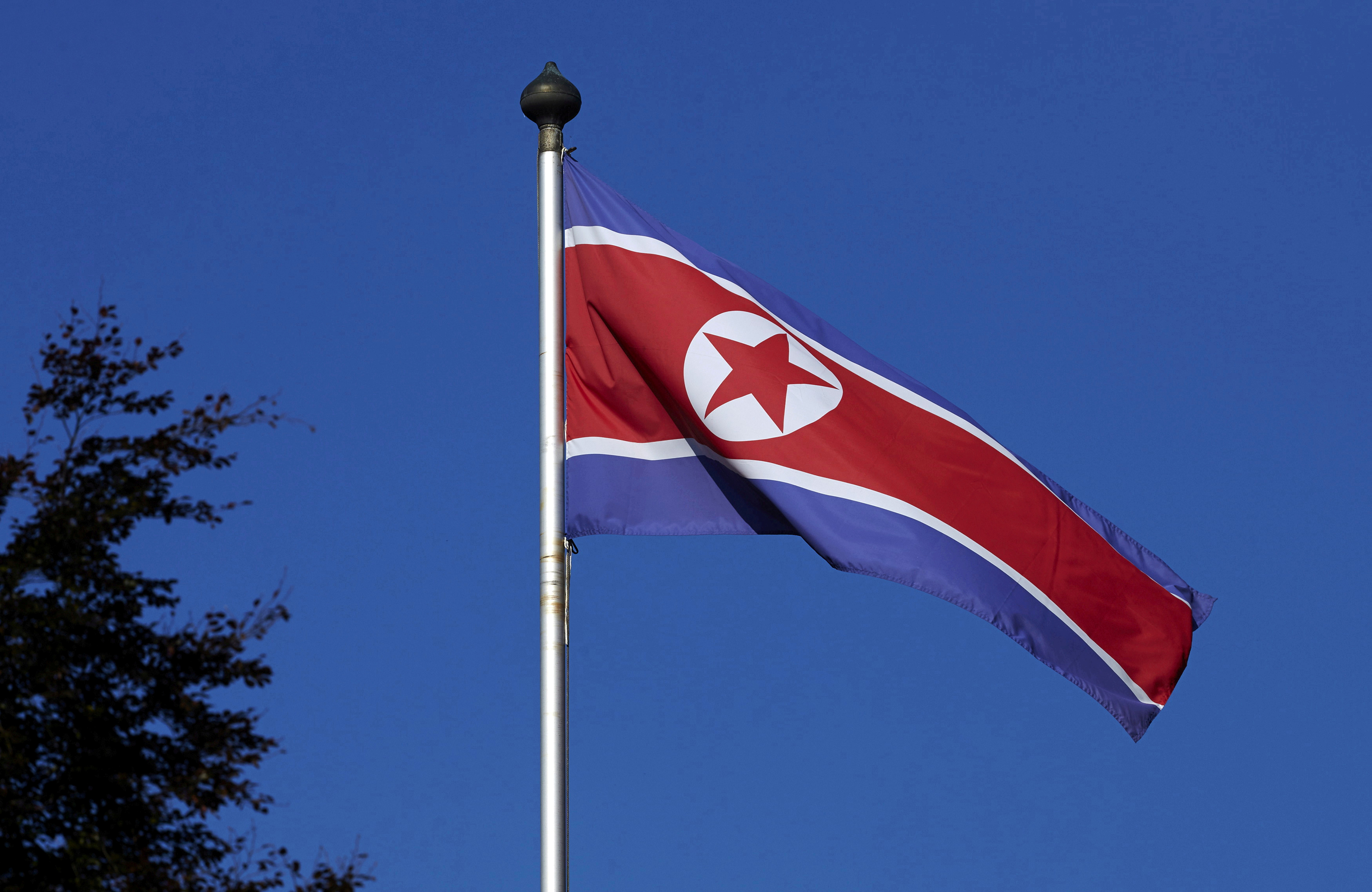 Mendapatkan sinyal bahaya, Kementerian Luar Negeri memutuskan untuk memulangkan sementara duta besar serta diplomat Indonesia dari Korea Utara (Korut). (foto: REUTERS/Denis Balibouse) Mendapatkan sinyal bahaya, Kementerian Luar Negeri memutuskan untuk memulangkan sementara duta besar serta diplomat Indonesia dari Korea Utara (Korut). (foto: REUTERS/Denis Balibouse)