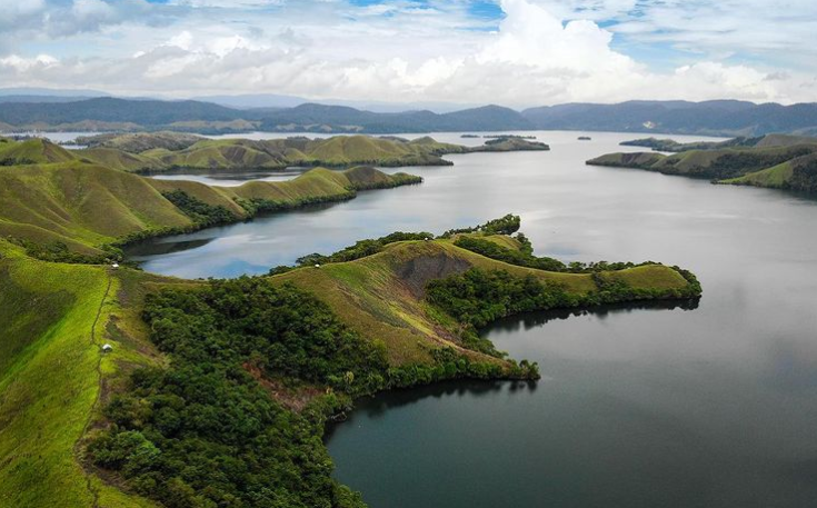 Bukit Teletubbies Sentani Jayapura. Foto: Instagram @lynnhalianto Bukit Teletubbies Sentani Jayapura. Foto: Instagram @lynnhalianto