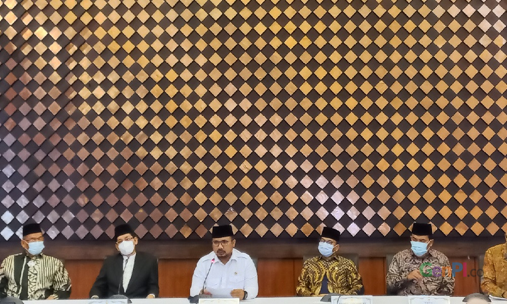 Menteri Agama Gus Yaqut saat jumpa pers soal jadwal Haji 2021. Foto: Chelsea Venda/GenPI.co. Menteri Agama Gus Yaqut saat jumpa pers soal jadwal Haji 2021. Foto: Chelsea Venda/GenPI.co.
