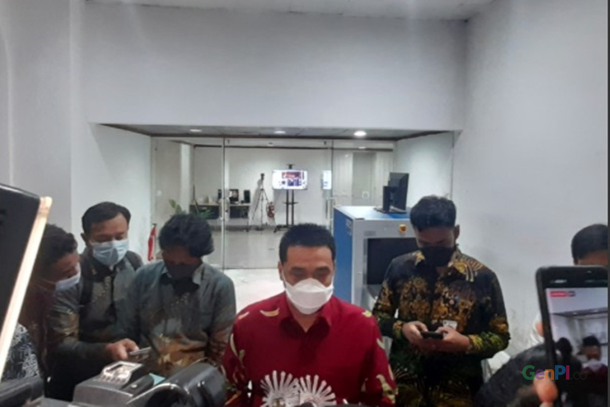 Wagub DKI Jakarta Ahmad Riza Patria memberikan kabar bahagia (foto: Andri Bagus/GenPI.co) Wagub DKI Jakarta Ahmad Riza Patria memberikan kabar bahagia (foto: Andri Bagus/GenPI.co)