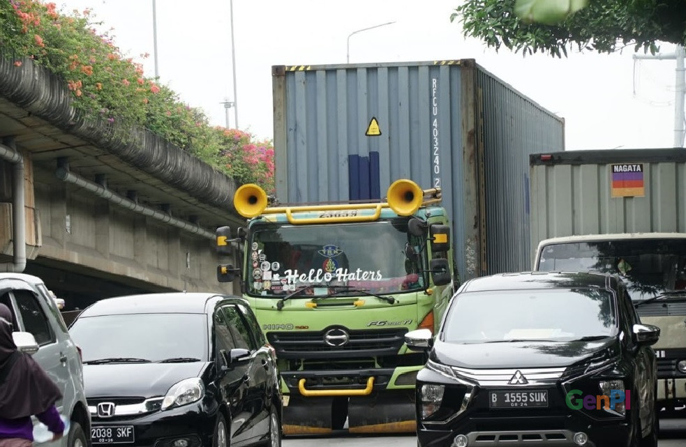 Sebelum Ada Jokowi 1 Jam Beres, Kini Bongkar Muat Priok 20 Jam Sebelum Ada Jokowi 1 Jam Beres, Kini Bongkar Muat Priok 20 Jam