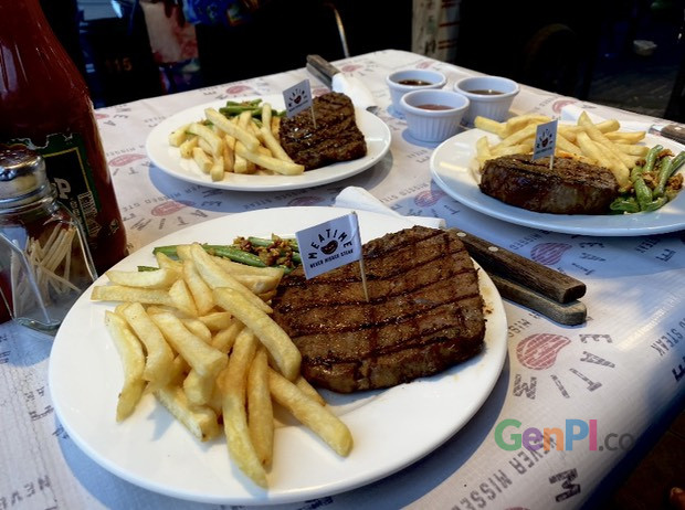 Salah satu menu andalan Warung Steak Meatime. Salah satu menu andalan Warung Steak Meatime.