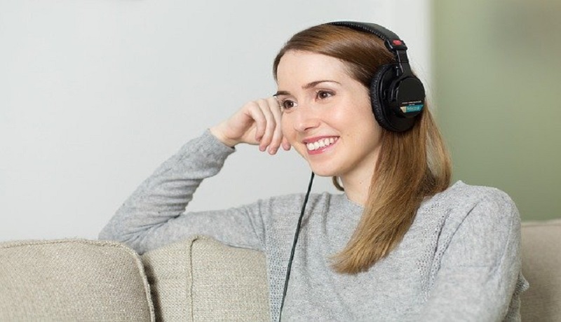 Ilustrasi mendengarkan musik (Foto: Pixabay) Ilustrasi mendengarkan musik (Foto: Pixabay)
