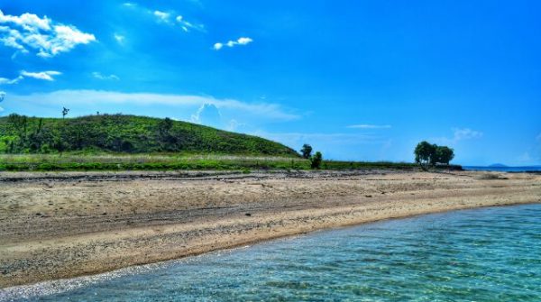 Pulau Nisa Pudu di dompu, NTB. (Foto: bimakini.com) Pulau Nisa Pudu di dompu, NTB. (Foto: bimakini.com)