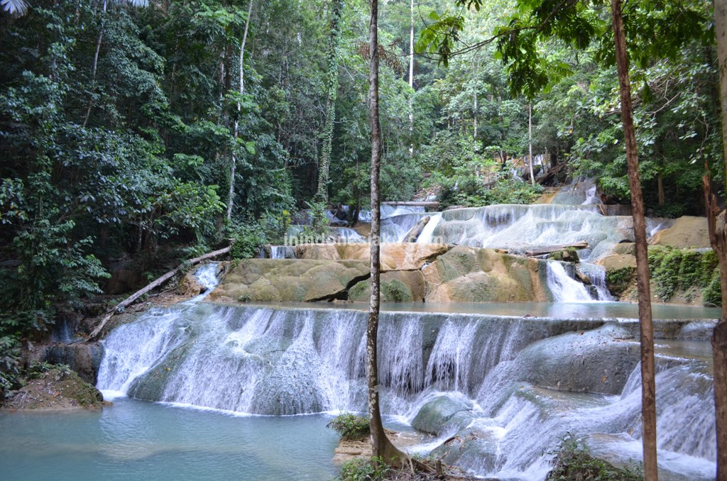 Air Terjun Moramo. (Foto: Indonesiaku) Air Terjun Moramo. (Foto: Indonesiaku)