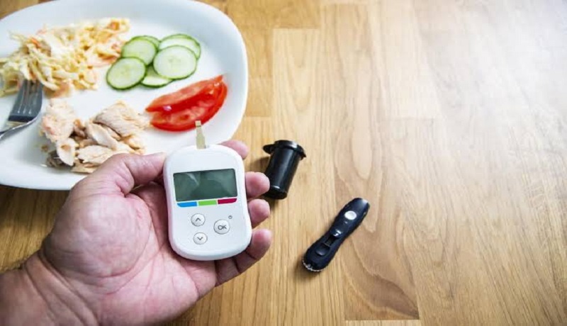 Ilustrasi penderita diabetes harus menjaga pola makan yang sehat. (foto: halodokter) Ilustrasi penderita diabetes harus menjaga pola makan yang sehat. (foto: halodokter)