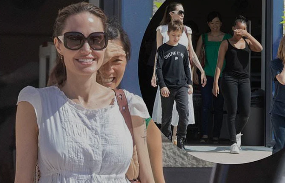 Angelina Jolie tampil sederhana saat belanja barang diskonan di sela syiting The eternals. (Foto: Mirror.uk) Angelina Jolie tampil sederhana saat belanja barang diskonan di sela syiting The eternals. (Foto: Mirror.uk)