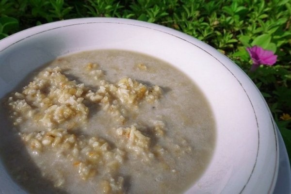 Bubur Em E Em E Ka dari Aceh ini namanya memang bikin ngilu, tapi masuk dalam warisan budaya Indonesia tak benda, lho (Foto : IDN Times) Bubur Em E Em E Ka dari Aceh ini namanya memang bikin ngilu, tapi masuk dalam warisan budaya Indonesia tak benda, lho (Foto : IDN Times)