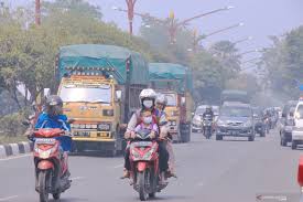 Kondisi kota Palangkaraya yang msih dilanda kabut asap. (Foto: Antaranews) Kondisi kota Palangkaraya yang msih dilanda kabut asap. (Foto: Antaranews)