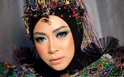 Penyanyi dan pencipta lagu Melly Goeslaw marah besar karena jadi bahan olok-olok di pesta halloween. (foto: Instagram/ @melly_goeslaw) Penyanyi dan pencipta lagu Melly Goeslaw marah besar karena jadi bahan olok-olok di pesta halloween. (foto: Instagram/ @melly_goeslaw)