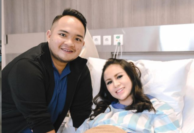Momo Geisha melahirkan anak kedua (foto: @therealmomogeisha) Momo Geisha melahirkan anak kedua (foto: @therealmomogeisha)