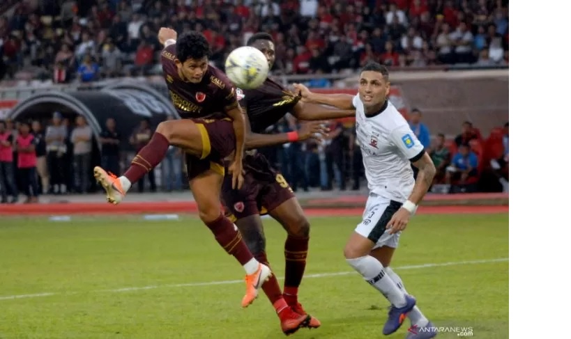 PSM Makassar harus berjuang sangat keras untuk menekuk Madura United dengan skor 1-0 pada lanjutan Liga 1 2019 di Stadion Andi Mattalatta, Kamis (24/10). Foto: Antara PSM Makassar harus berjuang sangat keras untuk menekuk Madura United dengan skor 1-0 pada lanjutan Liga 1 2019 di Stadion Andi Mattalatta, Kamis (24/10). Foto: Antara