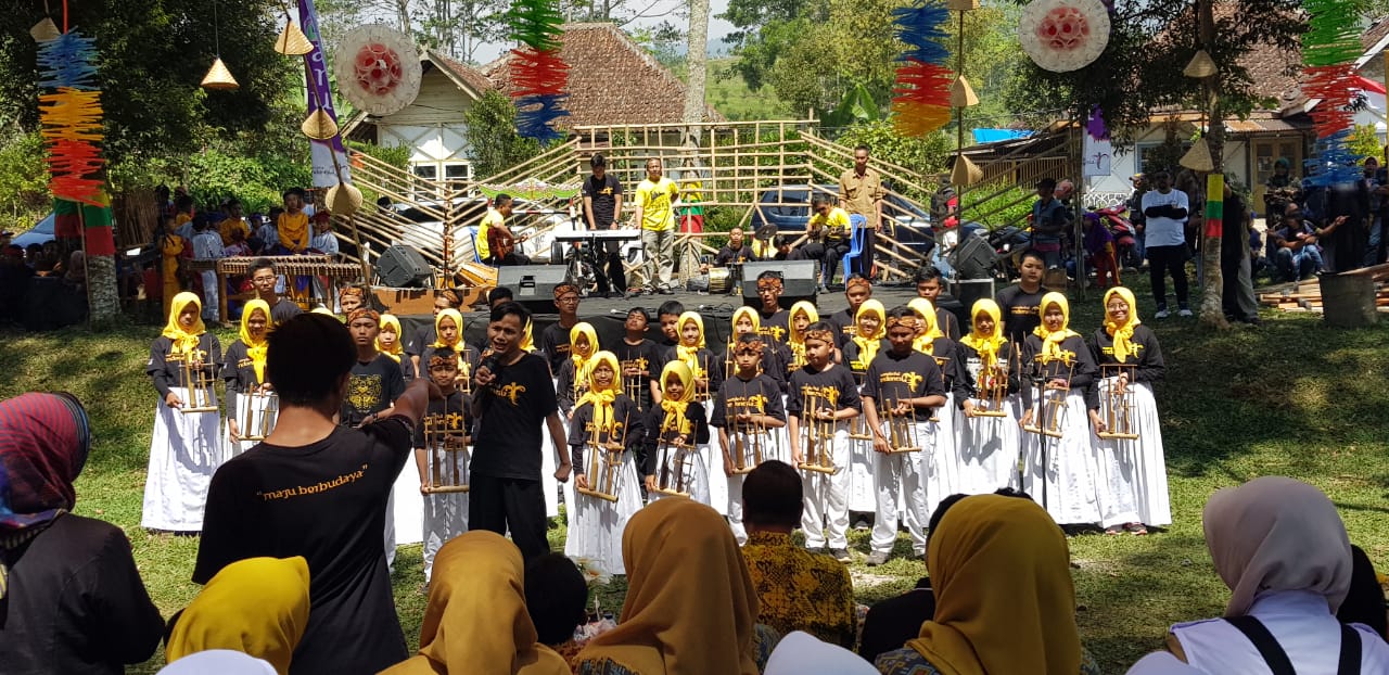 Peluncuran Pasar Wisata Digital Dayeuh Manggung, tempat berburu kuliner Nasi Liwet Domba Garut. (Foto: Dok. Kemenpar) Peluncuran Pasar Wisata Digital Dayeuh Manggung, tempat berburu kuliner Nasi Liwet Domba Garut. (Foto: Dok. Kemenpar)