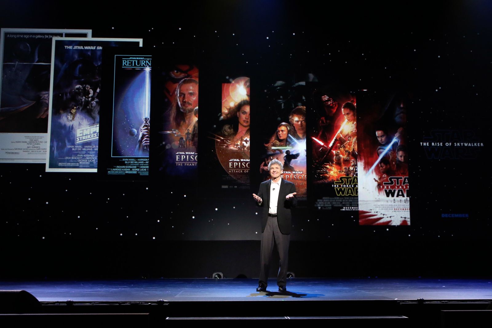 Presentasi Alan Horn, co-chairman dan chief creative officer, The Walt Disney Studios di acara D23 Expo (Foto: Disney Indonesia) Presentasi Alan Horn, co-chairman dan chief creative officer, The Walt Disney Studios di acara D23 Expo (Foto: Disney Indonesia)