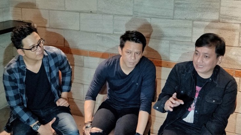 Ariel Noah dan Yovie Widianto saling memiuji karir musik (foto: Antara) Ariel Noah dan Yovie Widianto saling memiuji karir musik (foto: Antara)