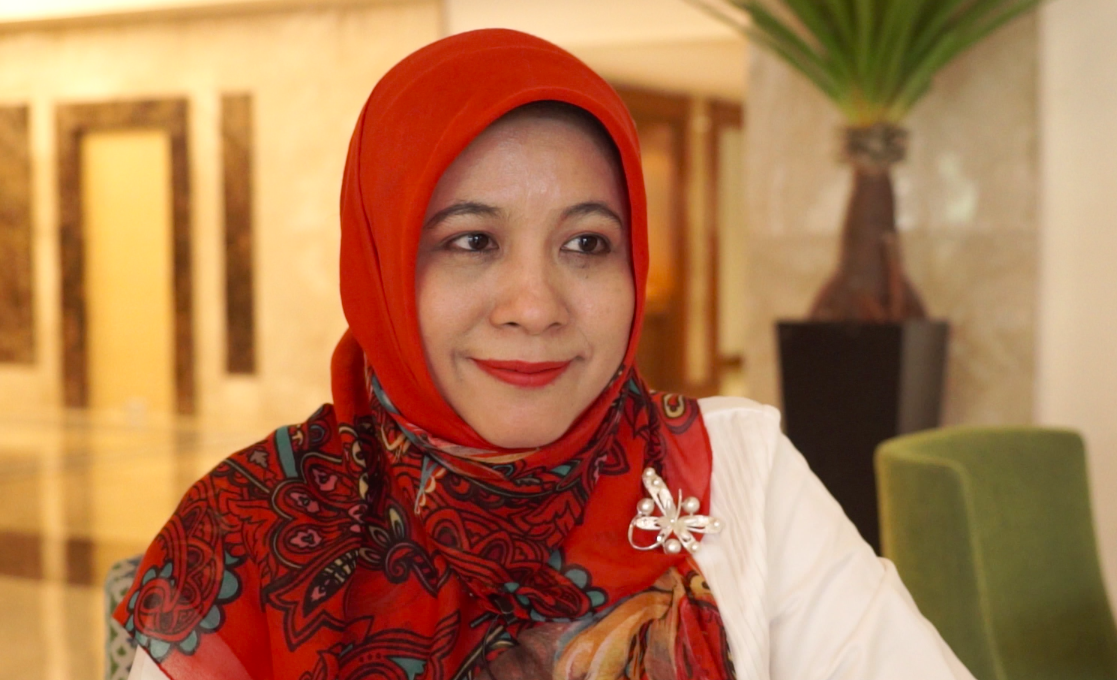 Dokter spesialis paru-paru dari Divisi Respirologi dan Penyakit Kritis Departemen Ilmu Penyakit Dalam, Fakultas Kedokteran UI RSCM, dr. Telly Kamelia (Foto : Rizal/GenPI.co) Dokter spesialis paru-paru dari Divisi Respirologi dan Penyakit Kritis Departemen Ilmu Penyakit Dalam, Fakultas Kedokteran UI RSCM, dr. Telly Kamelia (Foto : Rizal/GenPI.co)