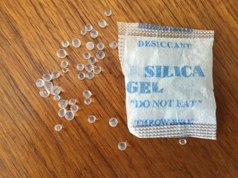 Gel Silika ternyata sangat berguna di kehidupanmu sehari-hari, lho. Eits, bukan untuk diminum! Ini kegunaannya (Foto : Istimewa) Gel Silika ternyata sangat berguna di kehidupanmu sehari-hari, lho. Eits, bukan untuk diminum! Ini kegunaannya (Foto : Istimewa)