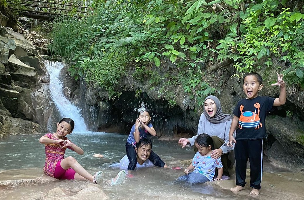 Momen liburan keluarga Zaskia Mecca (Foto: Instagram/@zaskiadyamecca) Momen liburan keluarga Zaskia Mecca (Foto: Instagram/@zaskiadyamecca)