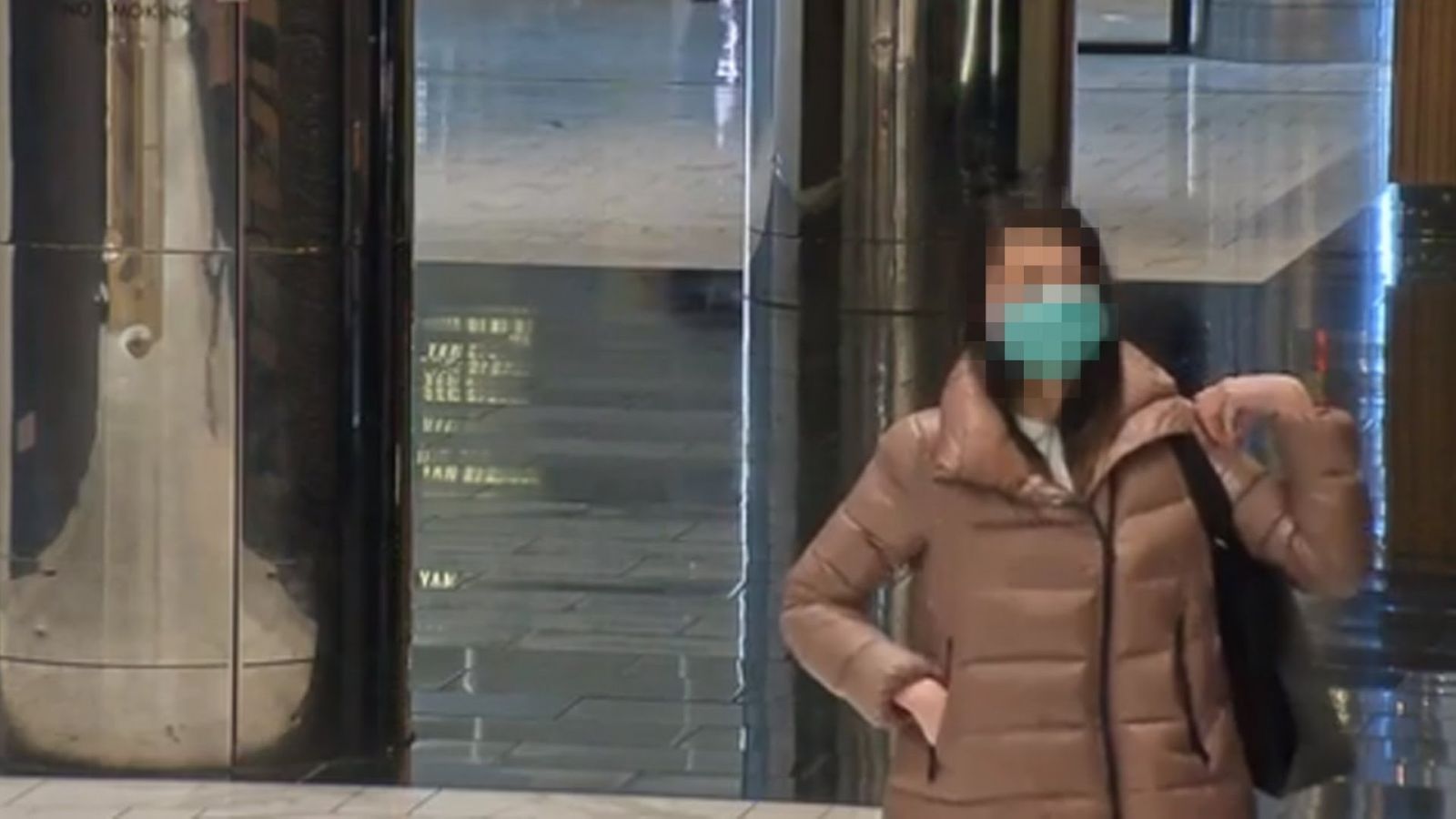 Wanita yang diduga mencuri tas di Melbournw (Foto: Victoria Police) Wanita yang diduga mencuri tas di Melbournw (Foto: Victoria Police)
