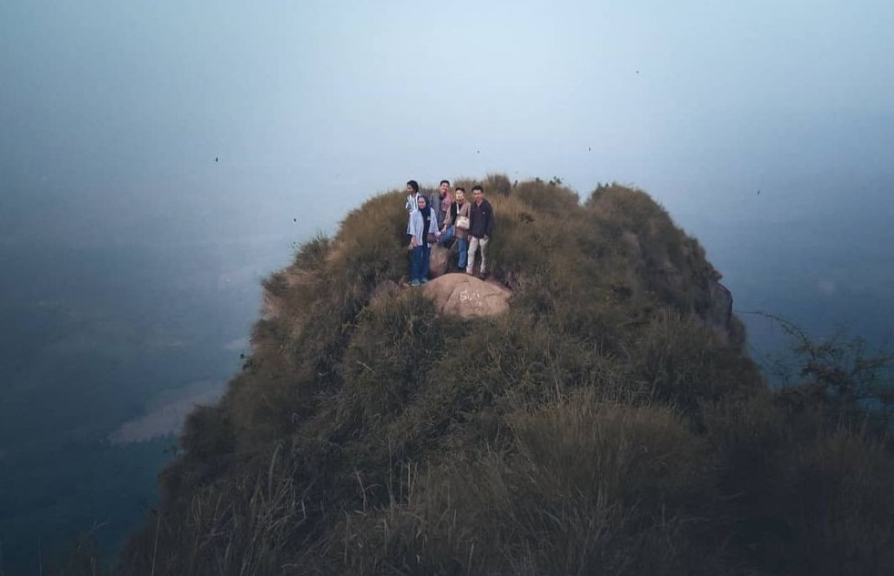 Gunung Batu Bogor, Penuh Pesona Meski Belum Tersohor