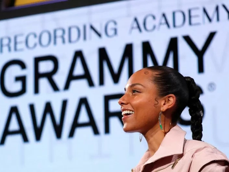 Alicia Keys menjadi pembawa acara Grammy Awards 2020. Foto: Mike Segar/Reuters Alicia Keys menjadi pembawa acara Grammy Awards 2020. Foto: Mike Segar/Reuters