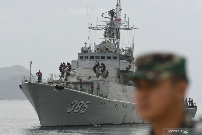 Salah satu kapa perang TNI yang mengamankan perairan Natuna. (Foto: Antaranews) Salah satu kapa perang TNI yang mengamankan perairan Natuna. (Foto: Antaranews)