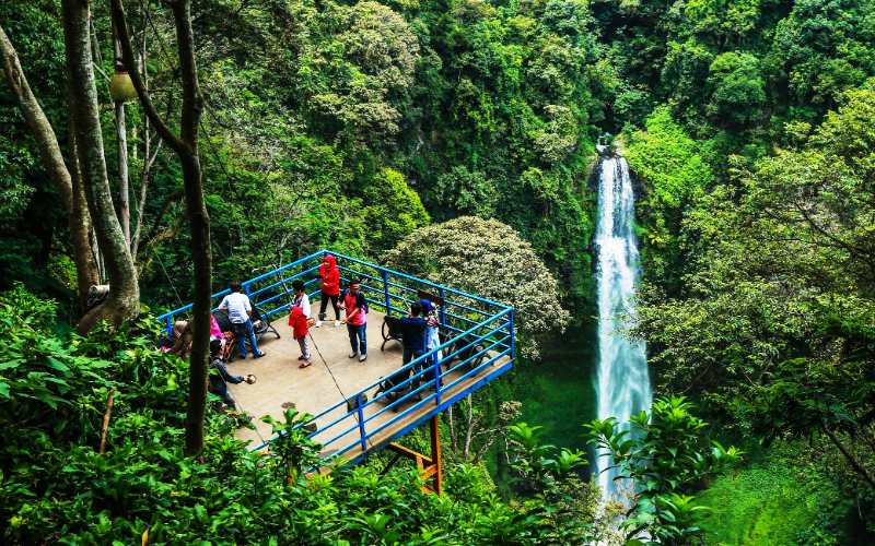 Curug CImahi, salah satu surga alam yang wajib dikunjungi. (Foto: Wisata Bagus) Curug CImahi, salah satu surga alam yang wajib dikunjungi. (Foto: Wisata Bagus)
