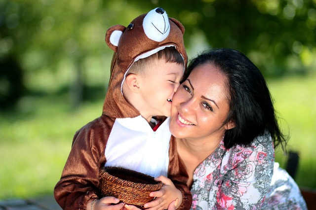 Ilustrasi anak dan ibu (Foto: Pixabay) Ilustrasi anak dan ibu (Foto: Pixabay)