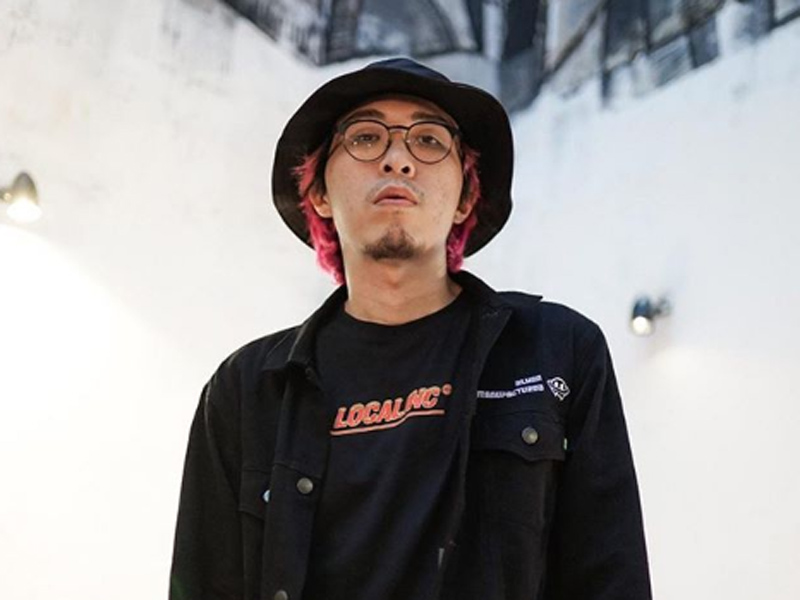Dokter Tirta tengah geram terhadap Gustaf Ode yang merupakan suami YouTuber Indira Kalistha perihal virus corona (covid-19). Foto: Instagram/dr.tirta Dokter Tirta tengah geram terhadap Gustaf Ode yang merupakan suami YouTuber Indira Kalistha perihal virus corona (covid-19). Foto: Instagram/dr.tirta