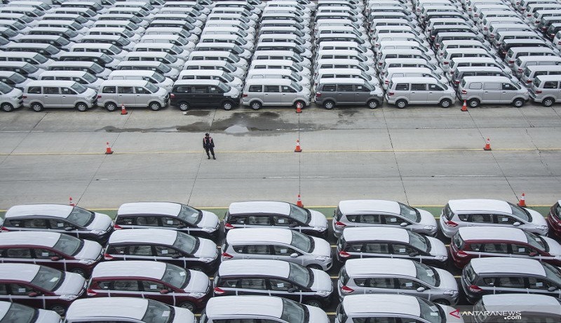 pengiriman mobil baru. Foto: Antara pengiriman mobil baru. Foto: Antara