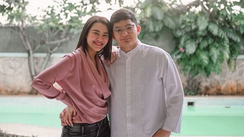 Aaliyah Massaid dan Sultan Sapta akhirnya go public (foto: SC IG @aaliyah.massaid) Aaliyah Massaid dan Sultan Sapta akhirnya go public (foto: SC IG @aaliyah.massaid)