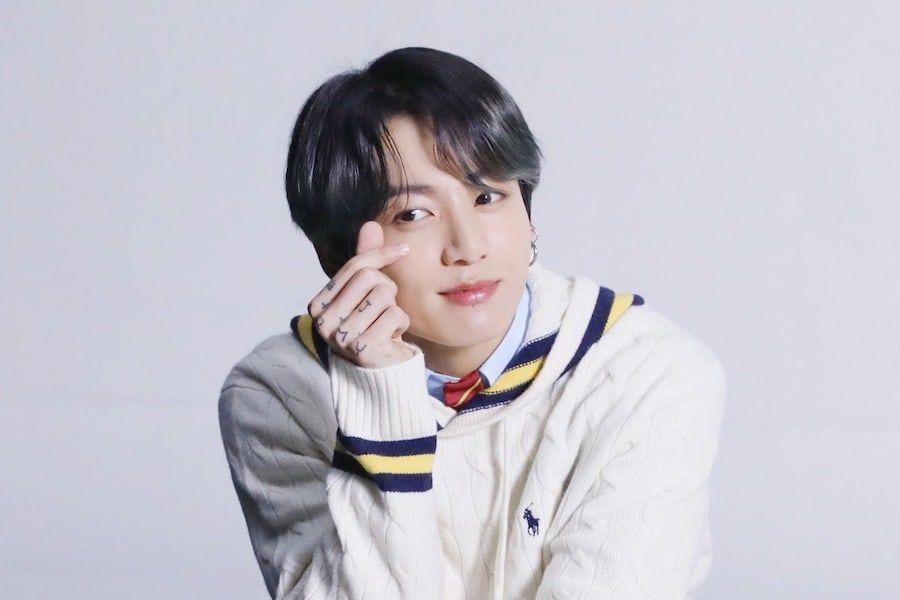 Jungkook memanfaatkan BTS Festa 2020 untuk meluncurkan lagu terbarunya berjudul Still With You. Foto: Soompi Jungkook memanfaatkan BTS Festa 2020 untuk meluncurkan lagu terbarunya berjudul Still With You. Foto: Soompi
