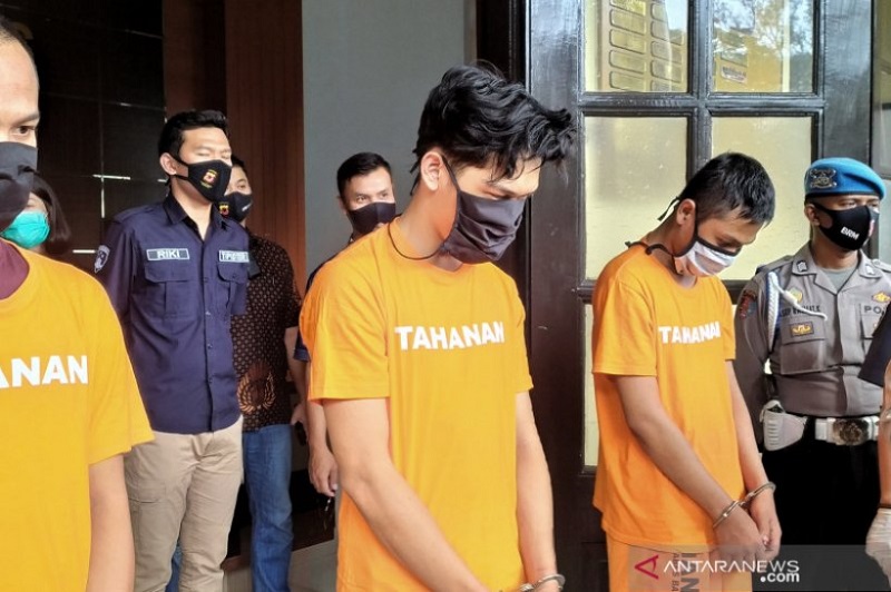 Ferdian Paleka saat ditangkap (Foto: Antara) Ferdian Paleka saat ditangkap (Foto: Antara)