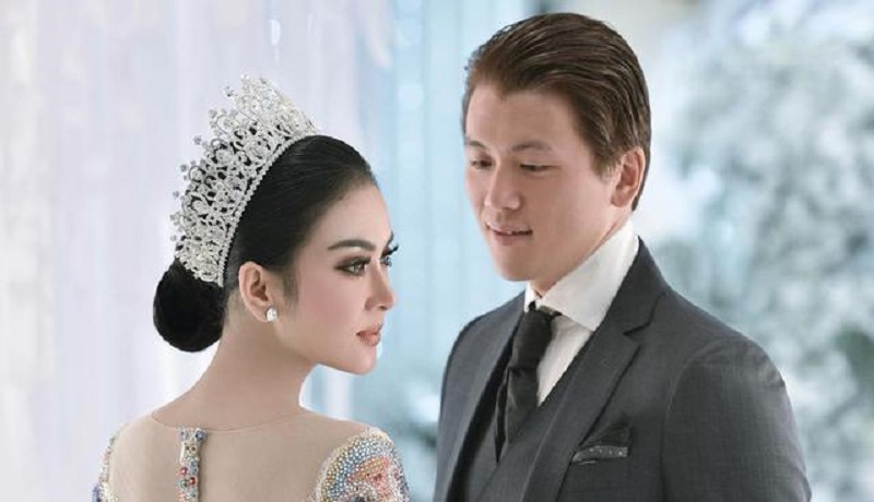 Syahrini dan Reino Barack (Foto: Instagram/@princessyahrini) Syahrini dan Reino Barack (Foto: Instagram/@princessyahrini)