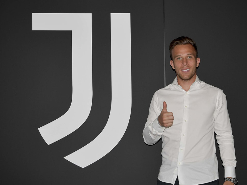 Pemain baru Juventus Arthur Melo. Foto: Twitter/juventus Pemain baru Juventus Arthur Melo. Foto: Twitter/juventus