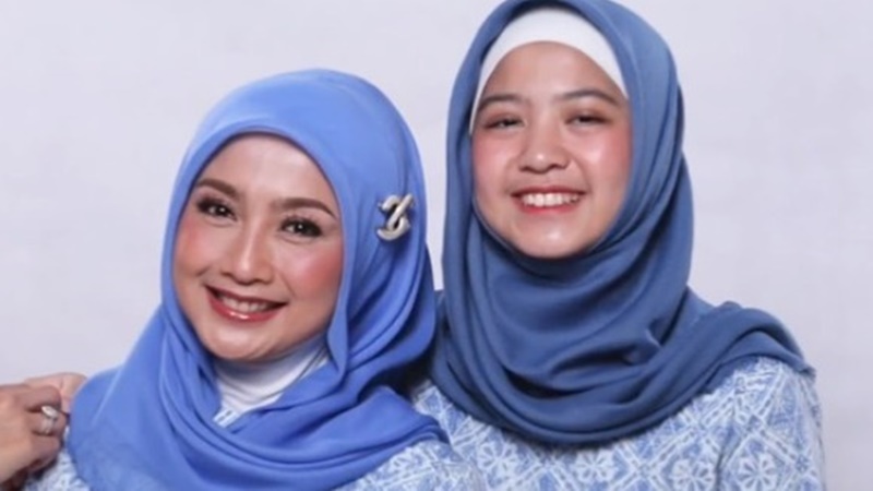 Hal 2 : Anak Desy Ratnasari Cantik dan Pintar - GenPI.co