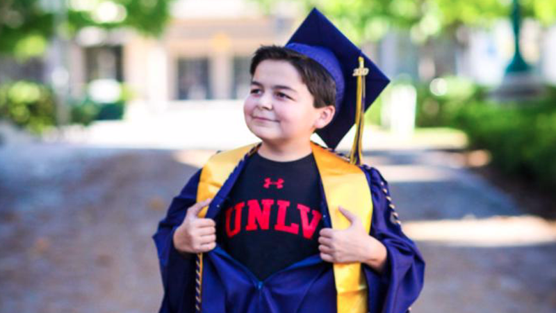 Jack Rico mendapat 4 gelar sarjana di usia 13 tahun (foto: Sarah Ancich/ CNN) Jack Rico mendapat 4 gelar sarjana di usia 13 tahun (foto: Sarah Ancich/ CNN)