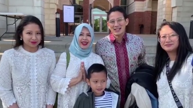 Jarang Terekspos, Ini 2 Putri Sandiaga Uno yang Manis dan...