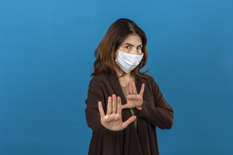 Ilustrasi: memakai masker (Foto: Freepik) Ilustrasi: memakai masker (Foto: Freepik)