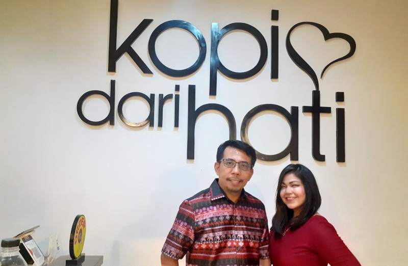 Kedai Kopi Dari Hati Rich Pondok Kelapa, Kopinya Semua Kalangan ( foto: Andri/GenPI.co) Kedai Kopi Dari Hati Rich Pondok Kelapa, Kopinya Semua Kalangan ( foto: Andri/GenPI.co)