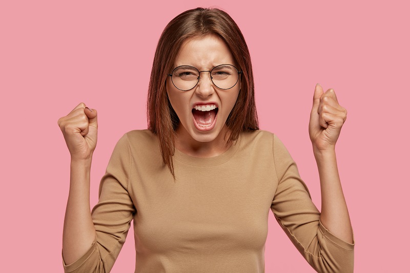 Ilustrasi: perempuan marah (Foto: Freepik) Ilustrasi: perempuan marah (Foto: Freepik)