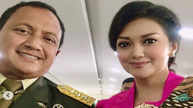 Bella Saphira dan suami (foto: SC IG @bellasaphiraofficial) Bella Saphira dan suami (foto: SC IG @bellasaphiraofficial)