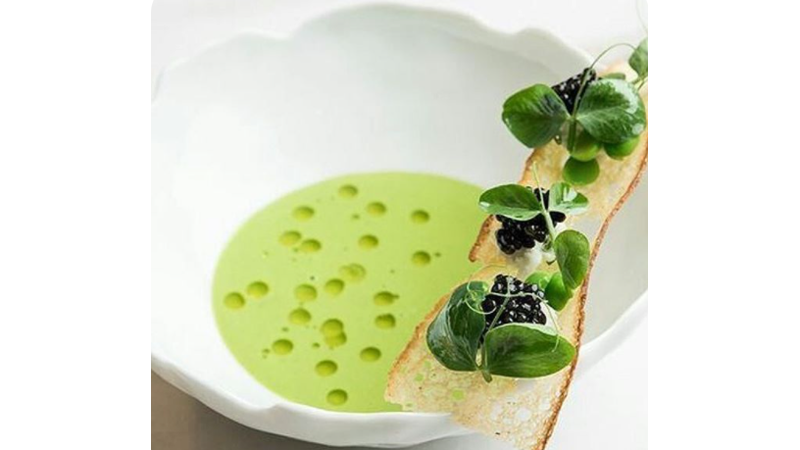 Food plating yang sangat cantik (foto: Pinterest) Food plating yang sangat cantik (foto: Pinterest)