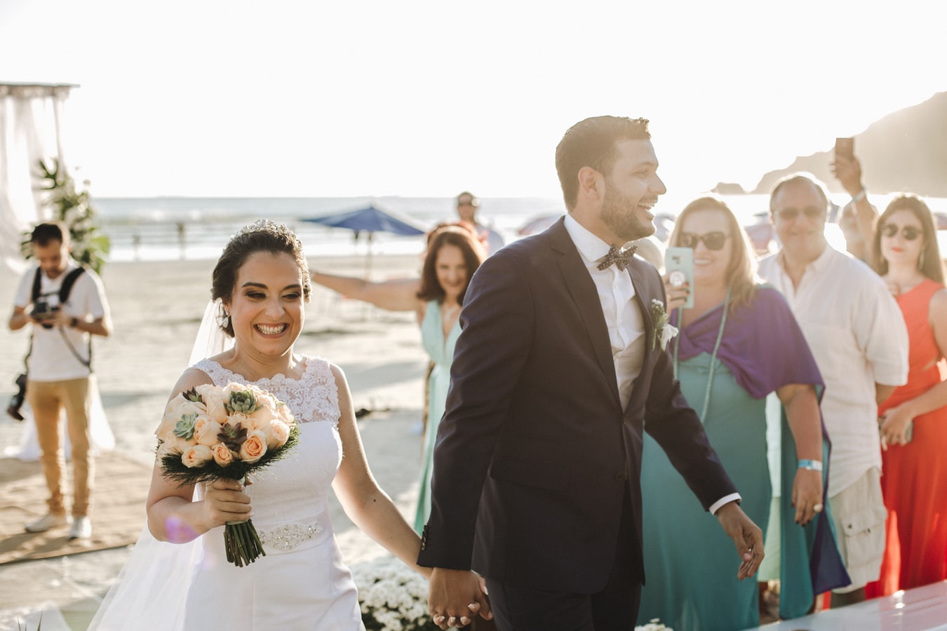 ilustrasi: pesta pernikahan (foto: Unsplash) ilustrasi: pesta pernikahan (foto: Unsplash)
