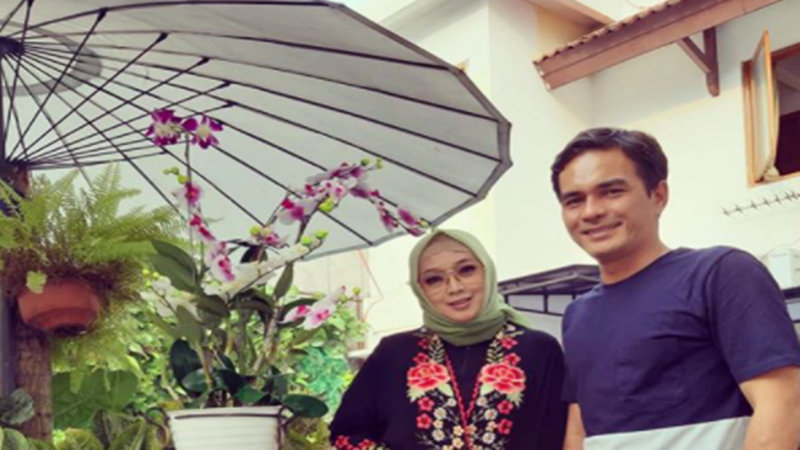 Rina Gunawan dan Teddy Syah (foto: SC IG @rinagunawan28) Rina Gunawan dan Teddy Syah (foto: SC IG @rinagunawan28)