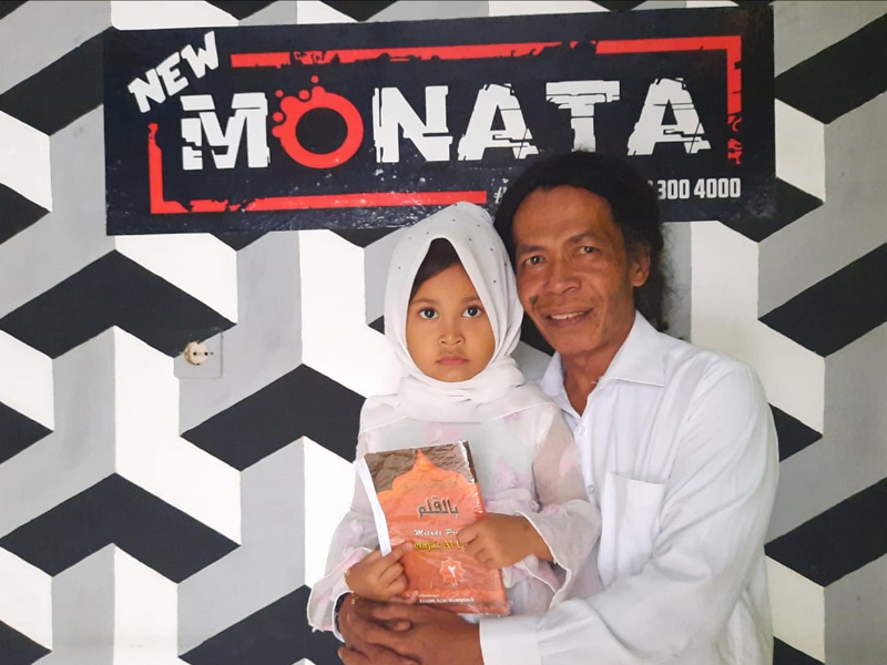 Cak Sodiq dan putrinya, Sashi segera meluncurkan album religi lewat JPNN Musik. Foto: Dok. Pribadi Cak Sodiq Cak Sodiq dan putrinya, Sashi segera meluncurkan album religi lewat JPNN Musik. Foto: Dok. Pribadi Cak Sodiq
