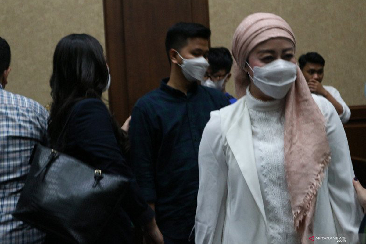 Iis Rosita Dewi selaku istri mantan Menteri Kelautan dan Perikanan Edhy Prabowo menjadi saksi di Pengadilan Tindak Pidana Korupsi (Tipikor) Jakarta, Selasa (18/5/2021). Foto: ANTARA/Desca Lidya Natalia Iis Rosita Dewi selaku istri mantan Menteri Kelautan dan Perikanan Edhy Prabowo menjadi saksi di Pengadilan Tindak Pidana Korupsi (Tipikor) Jakarta, Selasa (18/5/2021). Foto: ANTARA/Desca Lidya Natalia
