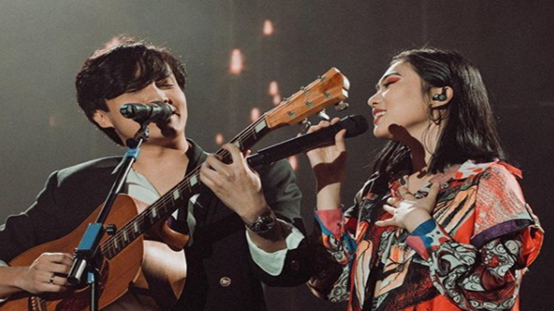 Isyana Sarasvati dan suami (foto: SC IG @isyanasarasvati) Isyana Sarasvati dan suami (foto: SC IG @isyanasarasvati)